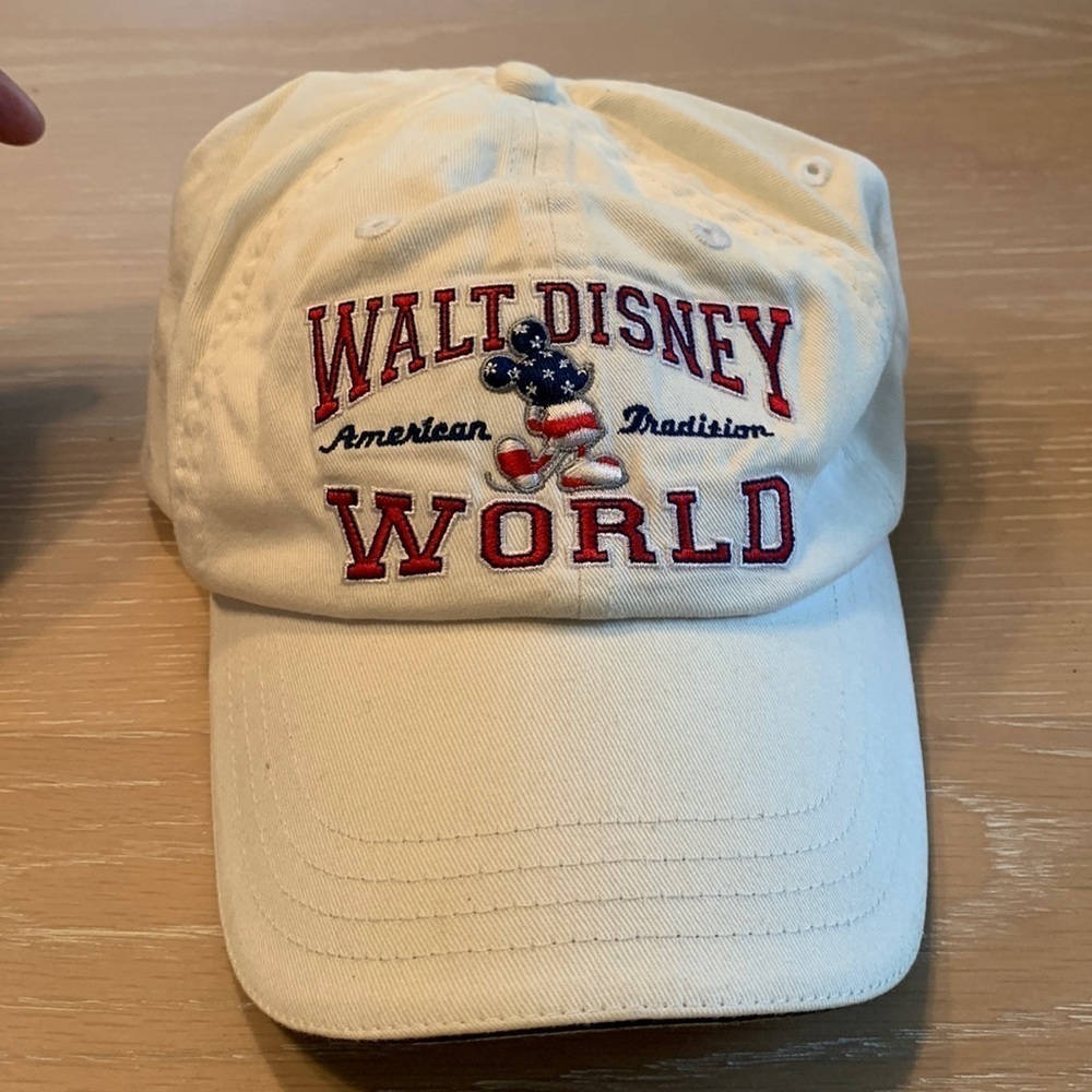 Walt Disney World Adjustable Cap adjustable, good condition